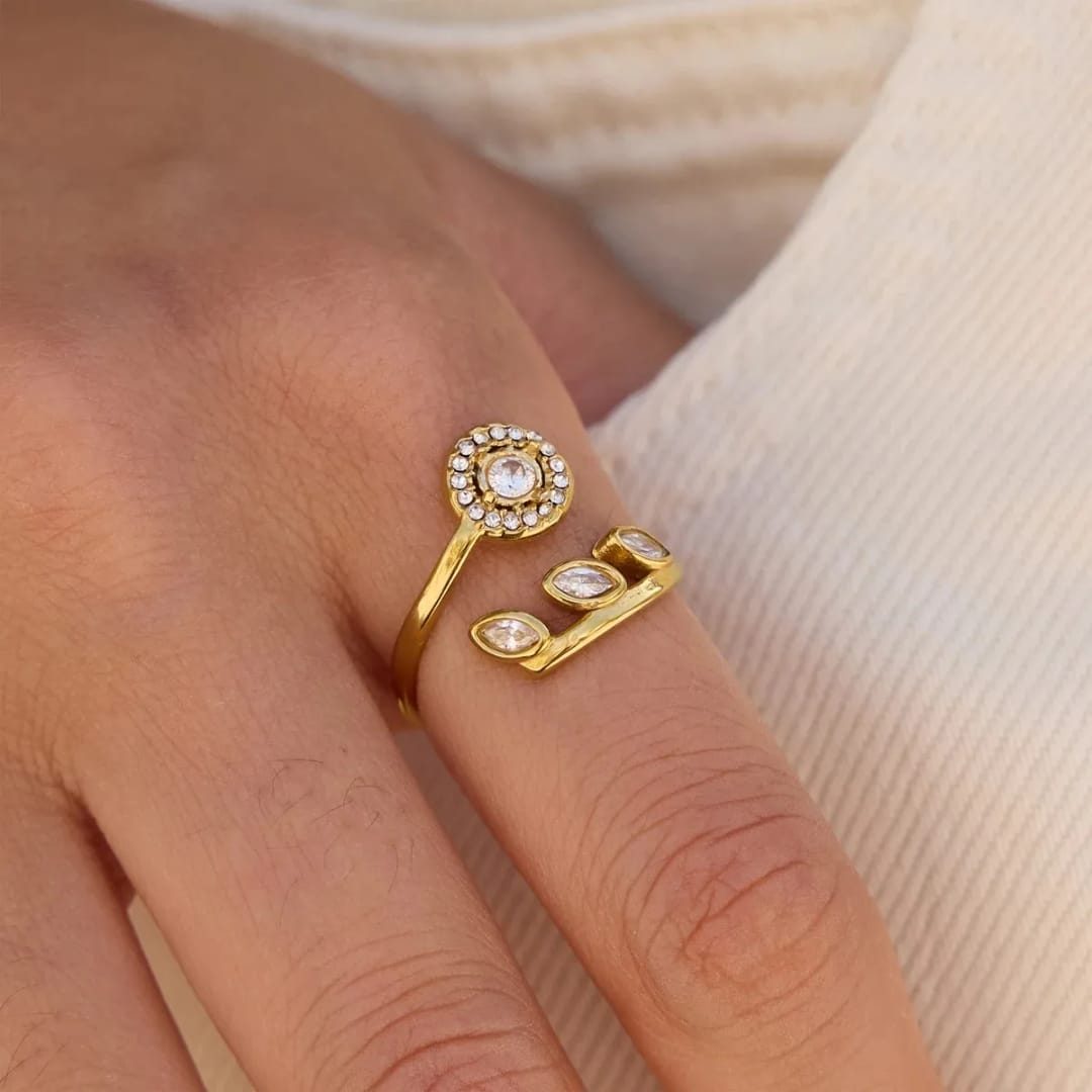 Anillo Fátima puesto