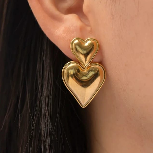 Arete Dúo de Amor puesto