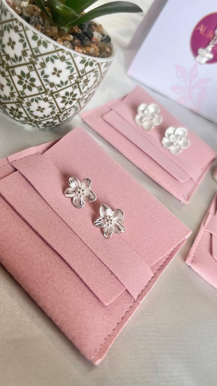 Aretes Flores de Plata