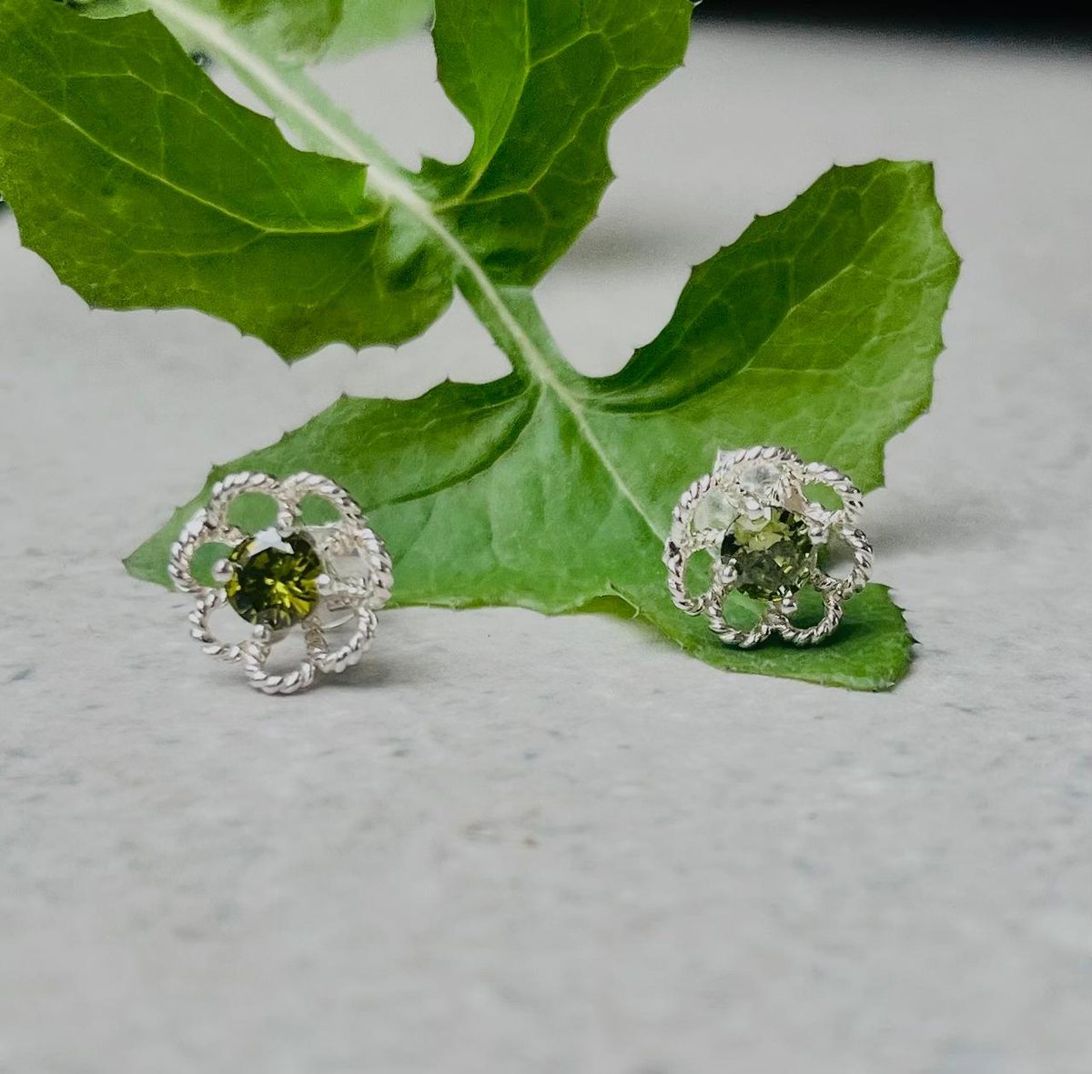 Aretes Rosa y Piedra Verde
