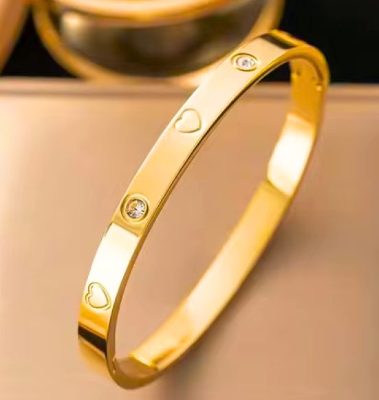 Brazalete Love vista 2