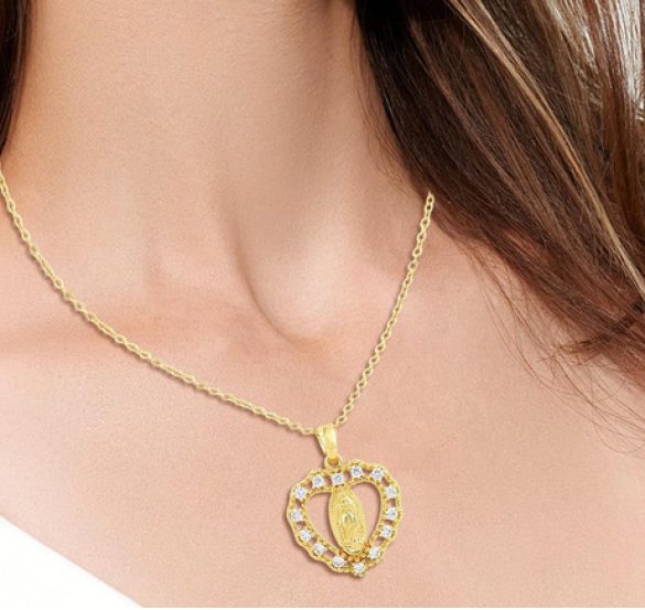 Collar Inmaculada puesto